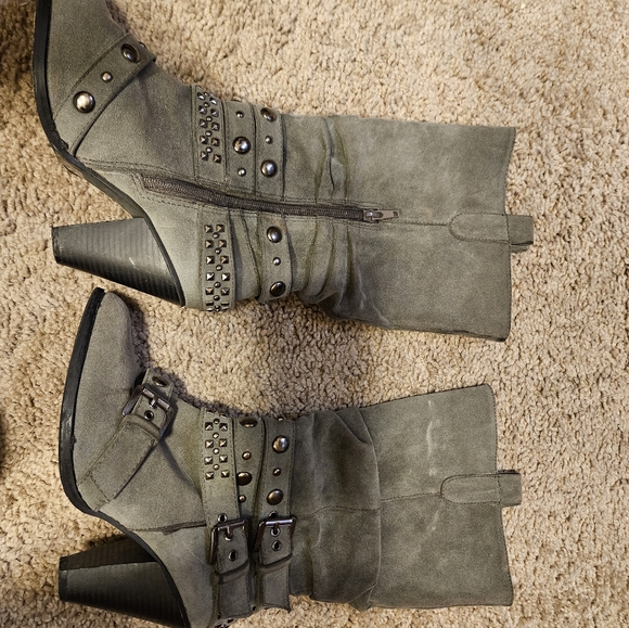 Womens size 6 boots - Picture 3 of 3